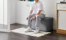Lade das Bild in den Galerie-Viewer, Sitzbank, Fußhocker, Sitztruhe faltbar mit Stauraum belastbar bis 300 kg 76 x 38 x 38 cm«, MDF-Platte und Leinenimitat.(Hellgrau)
